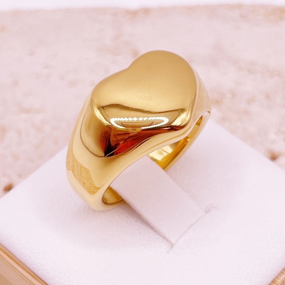 Size 6 Gold Stainless Steel Ring